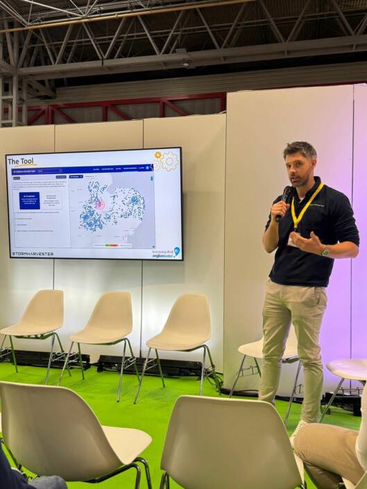 1728573337842-529×705